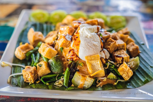 Buschbohnen Gado Gado - lauwarmer indonesischer Salat