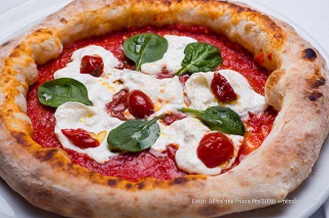 Tomaten Mozzarella Pizza
